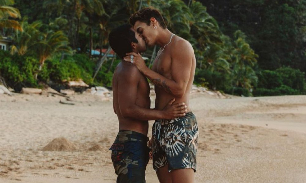 Le guide ultime du voyage gay à Hawaï Lisez ce guide avant de réserver votre voyage gay à Hawaï ! Le guide ultime du voyage gay à Hawaï Lisez ce guide avant de réserver votre voyage gay à Hawaï !