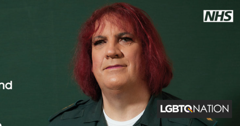 Ambulancier transgenre maltraité et craché dessus Ambulancier transgenre maltraité et craché dessus