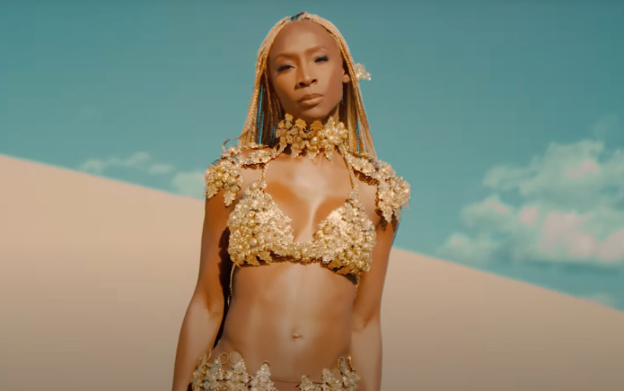 Angelica Ross publie une superbe vidéo pour l'hymne d'amour-propre Only You