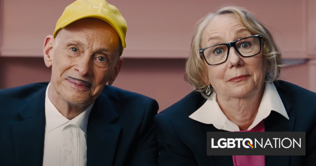 Calvin Klein et John Waters célèbrent les «familles choisies» pour le mois de la fierté Calvin Klein et John Waters célèbrent les «familles choisies» pour le mois de la fierté