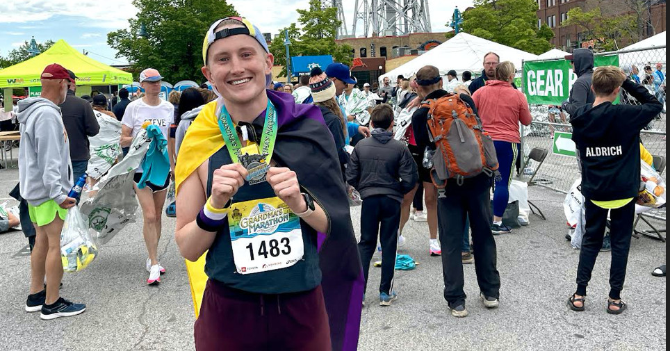 Ce coureur non binaire a créé un guide spécial pour rendre les marathons plus inclusifs Ce coureur non binaire a créé un guide spécial pour rendre les marathons plus inclusifs