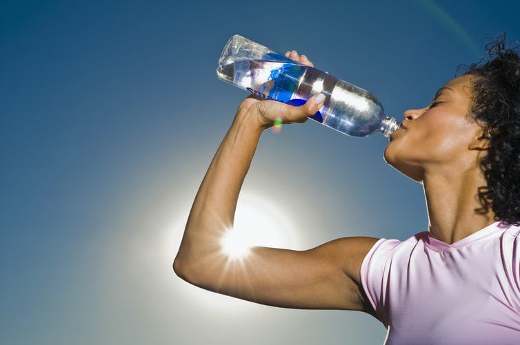 Des décennies de recherche documentent les effets néfastes du BPA sur la santé - un expert de la pollution de l'environnement et de la santé maternelle explique ce que tout cela signifie