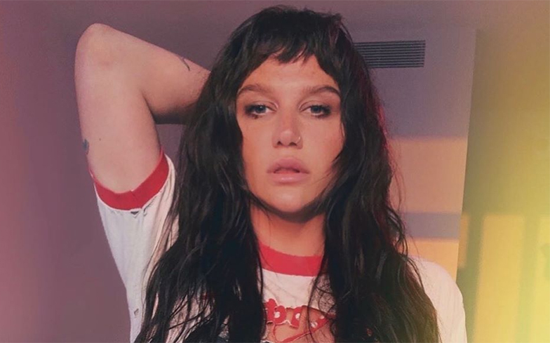 Kesha dit qu’elle n’est «pas hétéro» et «pas gay» dans un message sincère du mois de la fierté: «J’aime les gens» Kesha dit qu'elle n'est «pas hétéro» et «pas gay» dans un message sincère du mois de la fierté: «J'aime les gens»