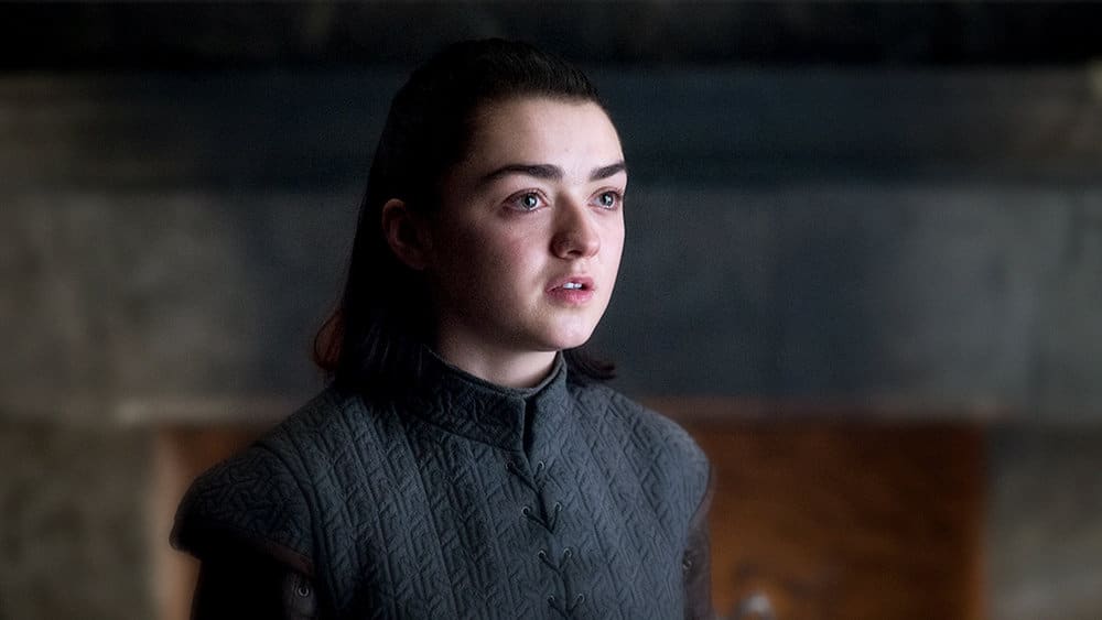 La star de Games of Thrones, Maisie Williams, pensait qu’Arya Stark était aussi bizarre : « C’était une surprise » Maisie Williams as Arya Stark in Game of Thrones.