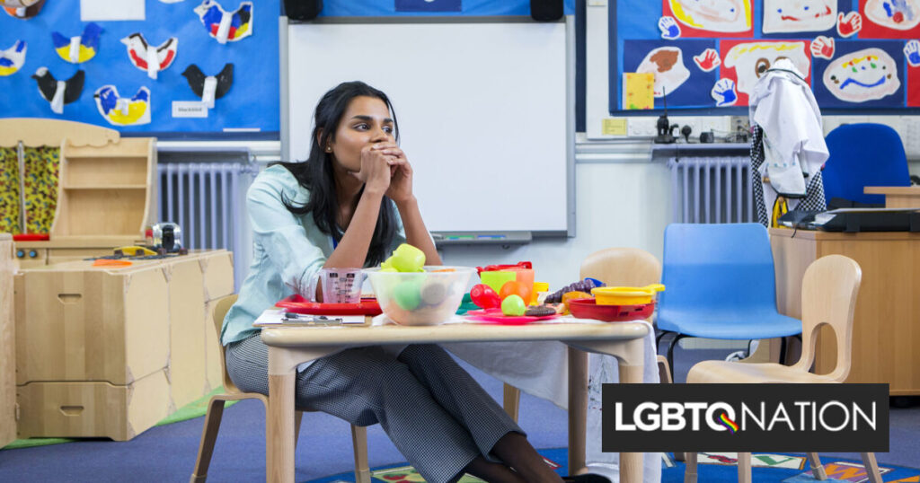 Les enseignants de Floride ont reçu l’ordre de cacher leurs conjoints de même sexe en raison de la loi « Don’t Say Gay » Les enseignants de Floride ont reçu l'ordre de cacher leurs conjoints de même sexe en raison de la loi "Don't Say Gay"