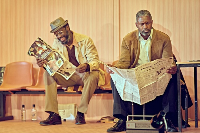 Old Vic’s Jitney est un commentaire social fascinant – critique Old Vic's Jitney est un commentaire social fascinant - critique