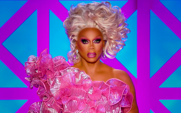 RuPaul condamne les législateurs anti-LGBTQ + pour avoir tenté d'interdire aux enfants les spectacles de dragsters