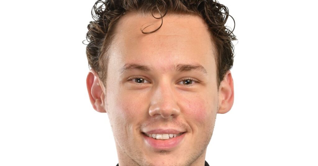 Ryan Resch, haut responsable du basket-ball des Phoenix Suns, se révèle gay Ryan Resch, haut responsable du basket-ball des Phoenix Suns, se révèle gay