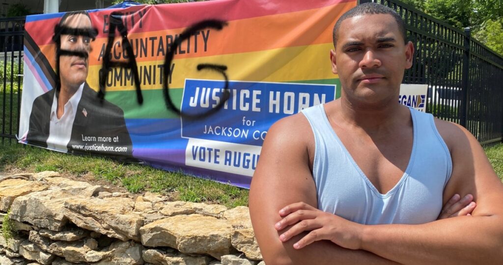 Bannière de campagne défigurée par des insultes homophobes, volée le 4 juillet ; Le juge Horn, candidat à Kansas City, ne recule pas Justice Horn
