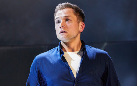 La star de Rocketman, Taron Egerton, révèle pourquoi il a quitté la renaissance de Cock dans le West End