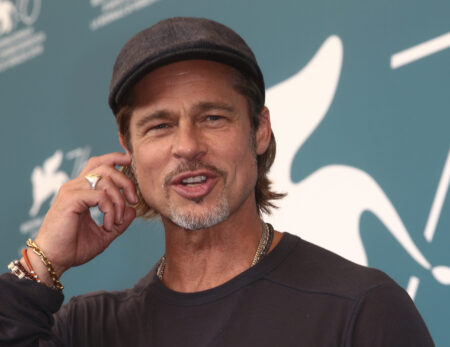 Brad Pitt a foulé le tapis rouge dans une jupe en lin et l'opinion de Twitter était décidément Mx