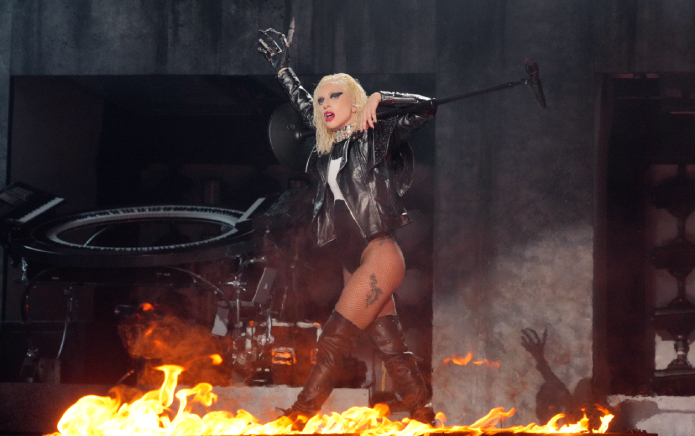 Critique de Chromatica Ball : l’extravagance pop de Lady Gaga est une euphorie queer Critique de Chromatica Ball : l'extravagance pop de Lady Gaga est une euphorie queer