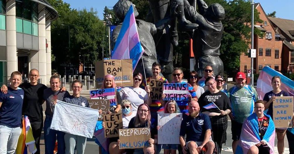 Les organisations de rugby anglaises interdisent aux femmes trans de participer aux compétitions féminines Les organisations de rugby anglaises interdisent aux femmes trans de participer aux compétitions féminines
