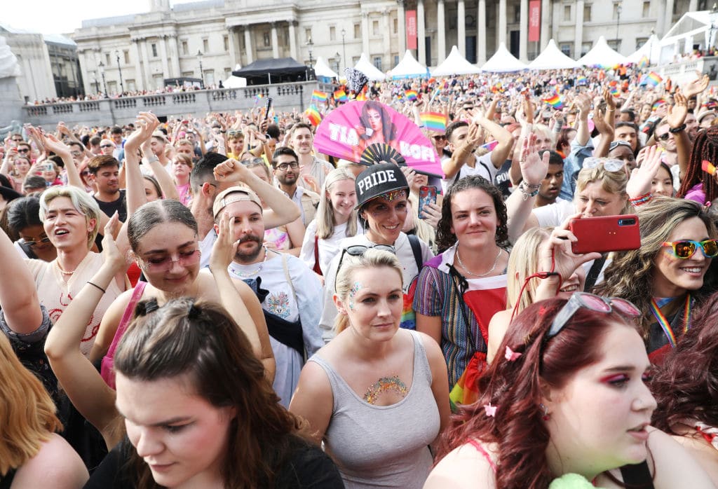 Des militants homosexuels organisent un «die in» à Pride à Londres pour protester contre la présence policière A general view during Pride in London 2022: The 50th Anniversary at Trafalgar Square on July 02, 2022 in London, England.