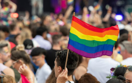 Exclusif : la représentation en politique est "très importante" pour 82 % des personnes LGBTQ+