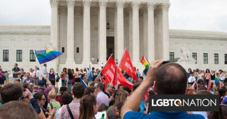 La Cour suprême peut annuler le mariage homosexuel.  Un nouveau projet de loi pourrait l'inscrire dans la loi fédérale