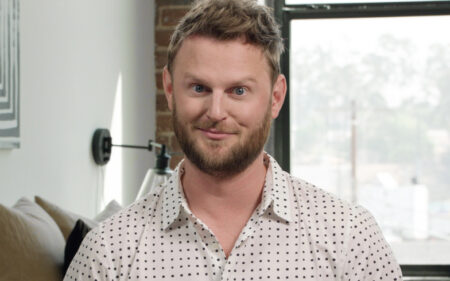 La star de Queer Eye, Bobby Berk, partage de nouveaux détails sur la 7e saison à venir de l'émission