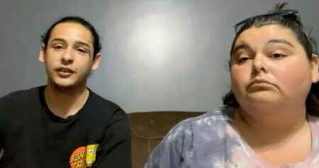 Un homme trans a été battu par 3 hommes après qu'on lui ait dit d'utiliser les toilettes pour femmes.  Puis il est arrêté Un homme trans a été battu par 3 hommes après qu'on lui ait dit d'utiliser les toilettes pour femmes.  Puis il est arrêté