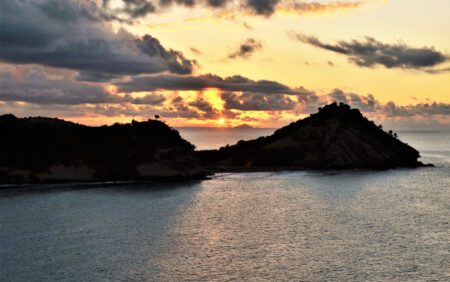 Un tribunal des Caraïbes annule l'interdiction des relations sexuelles homosexuelles de l'époque coloniale à Antigua-et-Barbuda