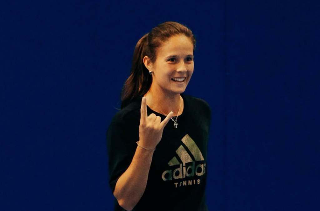 La star russe du tennis Daria Kasatkina fait son coming-out au milieu de la « loi sur la propagande gay » La star russe du tennis Daria Kasatkina fait son coming-out au milieu de la « loi sur la propagande gay »