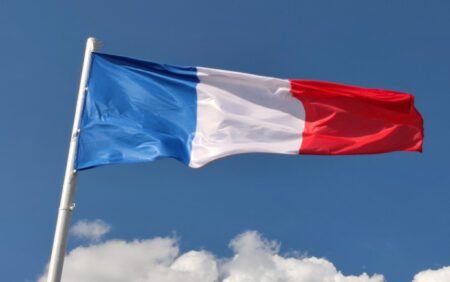 Le gouvernement français va créer un rôle d'ambassadeur LGBTQ+