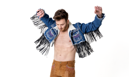 Brian Falduto sort une chanson d'amour country gay Vous êtes-vous déjà demandé où est maintenant le gamin gay du film School of Rock ?  Il sort actuellement son propre album de musique country qui est résolument gay.