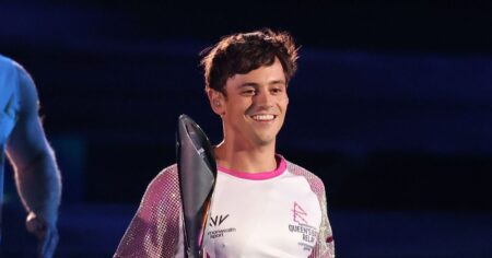 Tom Daley montre son côté sérieux dans le documentaire «Illegal To Be Me» axé sur les athlètes LGBTQ