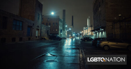 La police et les familles de Chicago cherchent des réponses après qu'un délit de fuite a tué 3 personnes devant un bar gay noir