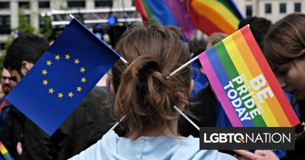 Des milliers de personnes descendent dans la rue en Serbie pour protester contre les droits des LGBTQ alors que le président tente d’annuler l’EuroPride Des milliers de personnes descendent dans la rue en Serbie pour protester contre les droits des LGBTQ alors que le président tente d'annuler l'EuroPride