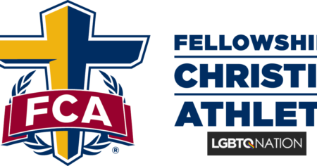 Club chrétien du lycée qui rejette les étudiants LGBTQ réintégrés par ordonnance du tribunal