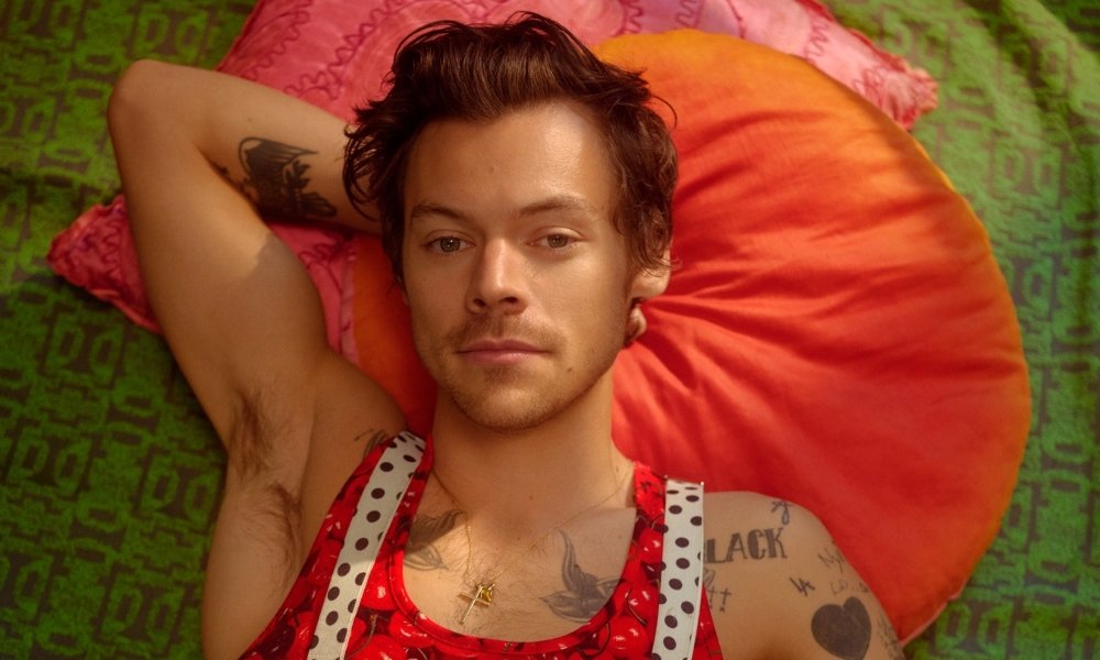 Harry Styles parle de sexualité, de relations et plus encore dans la couverture de « Rolling Stone » Harry Style Rolling Stone Cover 2022