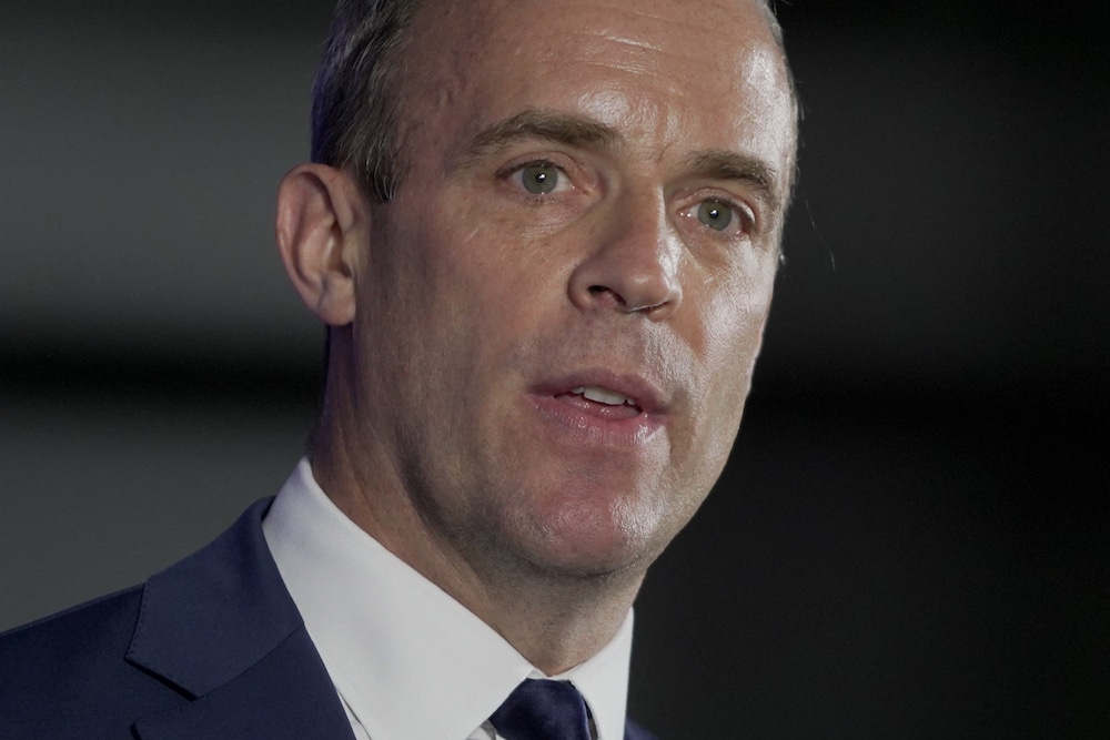 Le secrétaire à la Justice Dominic Raab va « héberger des prisonniers trans en fonction de leurs organes génitaux » Dominic Raab
