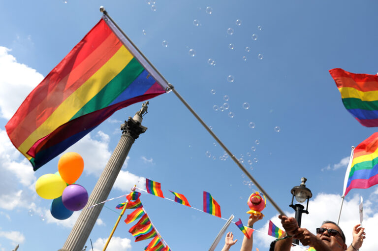 Singapour annonce son intention de mettre fin à la loi archaïque de l'ère coloniale interdisant le sexe gay