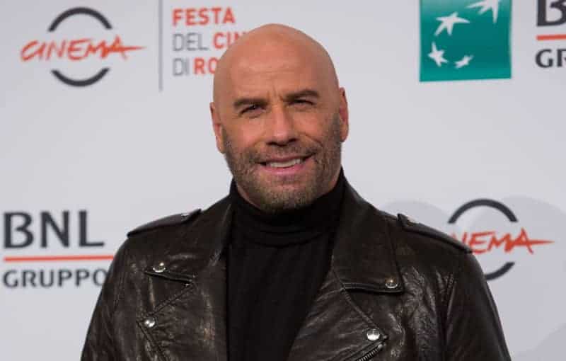 L'ex-chef de Scientologie parle de la prétendue mission de l'Église pour dissimuler les accusations homosexuelles de John Travolta, y compris celles de son ex-pilote 4 644391 644391 origine 1 3