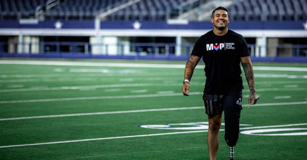 Ce Marine gay s’est fait amputer la jambe. Maintenant, il vise l’or paralympique Ce Marine gay s'est fait amputer la jambe. Maintenant, il vise l'or paralympique