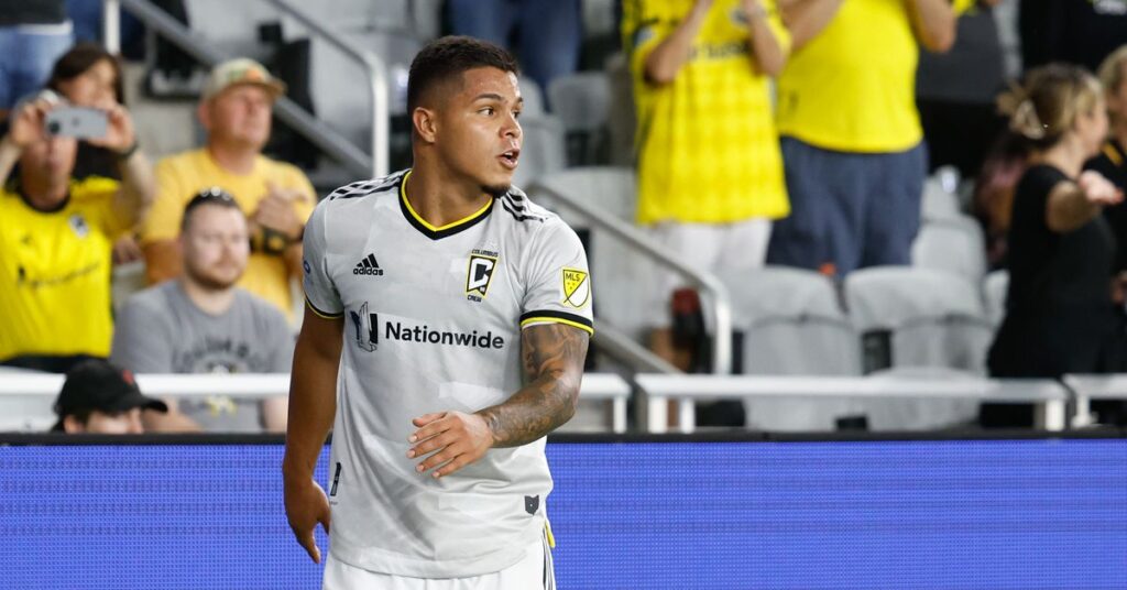 Cucho Hernandez suspendu par la MLS pour avoir qualifié un adversaire d’insulte gay Cucho Hernandez suspendu par la MLS pour avoir qualifié un adversaire d'insulte gay