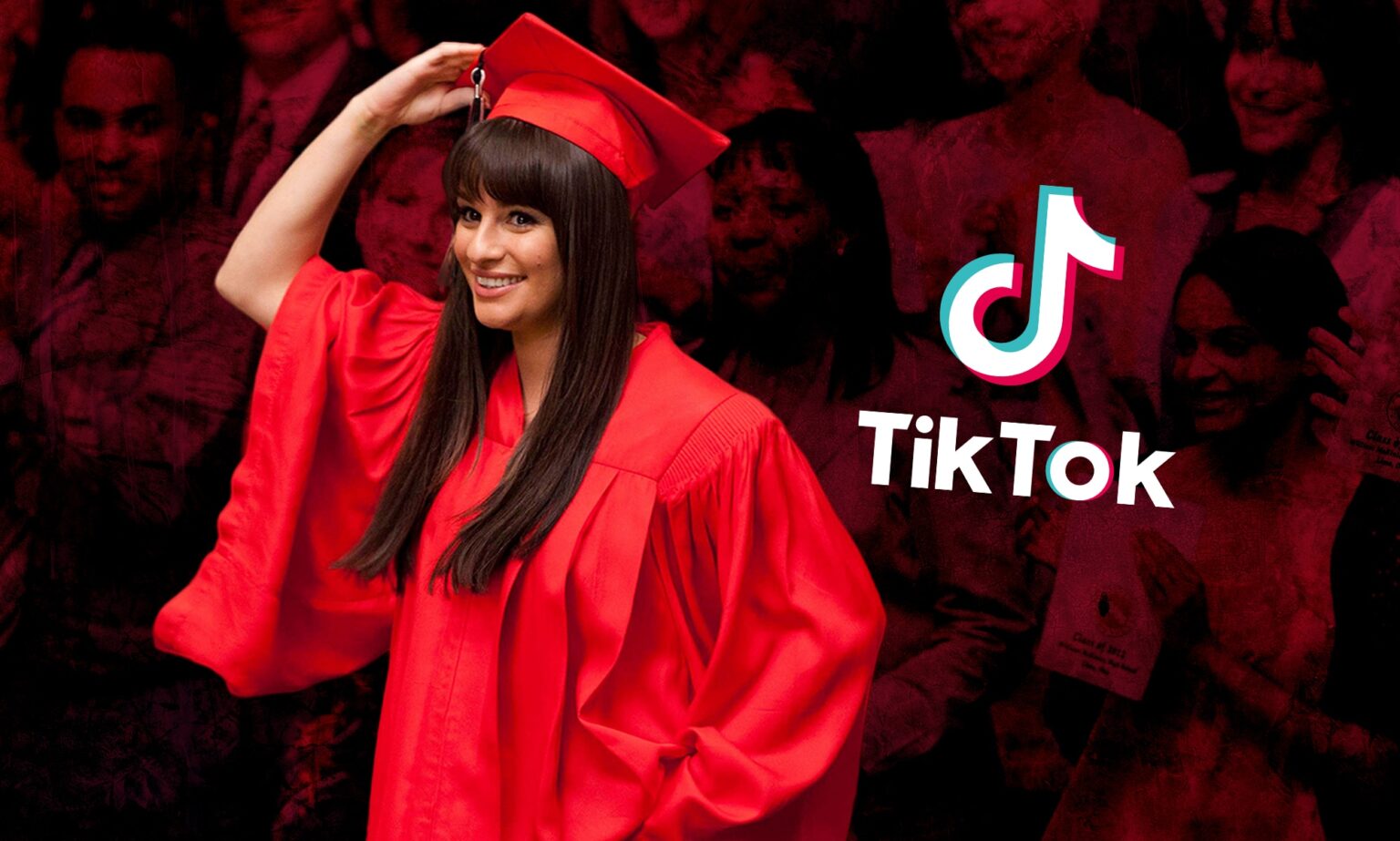 Lea Michele répond à la rumeur qu’elle ne peut pas lire de la meilleure façon: « Je crie » Lea Michele in a graduation cap and gown