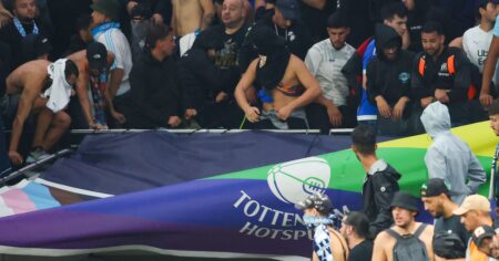 Les fans se sont révoltés et ont déchiré un drapeau de la fierté après le match de la Ligue des champions