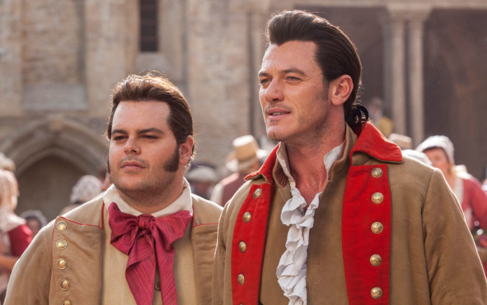 Luke Evans brise le silence sur la série préquelle Disney + Beauty and the Beast