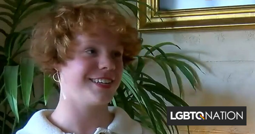 Une étudiante trans a été élue princesse des retrouvailles dans une farce cruelle. Elle refuse de se retirer. Une étudiante trans a été élue princesse des retrouvailles dans une farce cruelle. Elle refuse de se retirer.