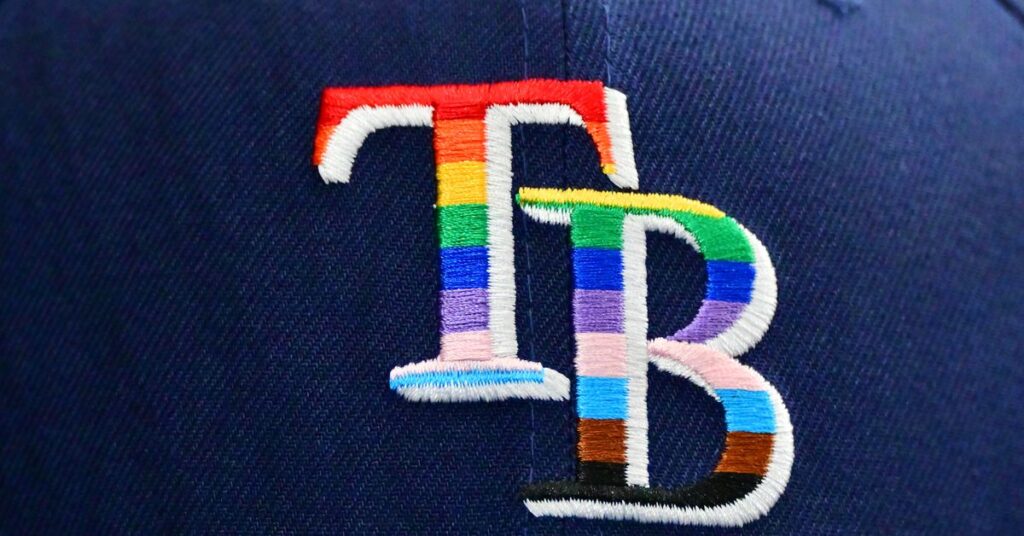 Les dieux du baseball LGBTQ prennent leur revanche d’octobre sur les Rays après leur fiasco Pride Night Les dieux du baseball LGBTQ prennent leur revanche d'octobre sur les Rays après leur fiasco Pride Night