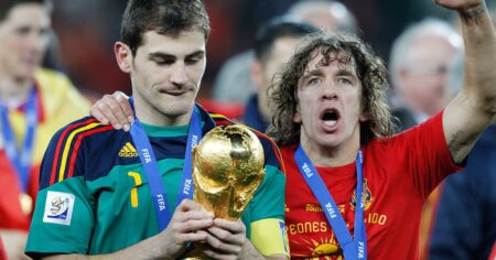 Iker Casillas et Carles Puyol ont tweeté des messages stupides sur le fait d'être gay
