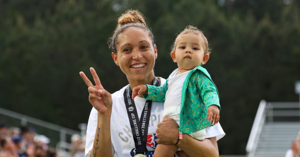 Jaelene Daniels coupée par le Courage après ses actions anti-LGBT continues Jaelene Daniels coupée par le Courage après ses actions anti-LGBT continues