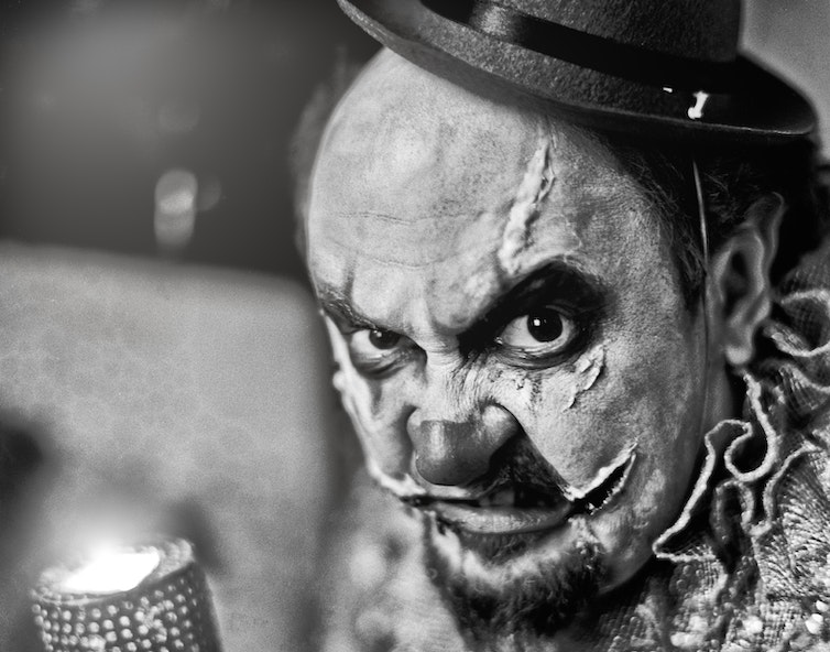 Le clown effrayant a émergé des cirques grossiers et paillards du 19ème siècle
