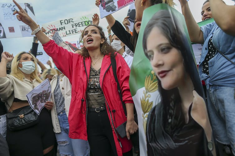 Les règles du hijab n'ont rien à voir avec les principes islamiques et tout à voir avec la répression des femmes