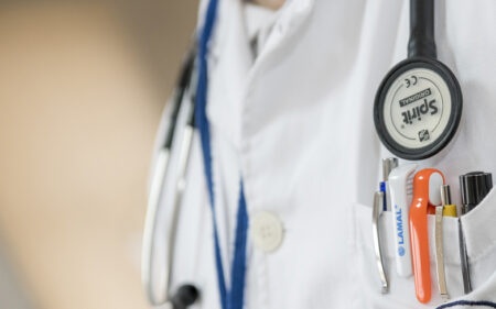 Un politicien israélien suggère que les médecins pourraient refuser de traiter les patients LGBTQ+