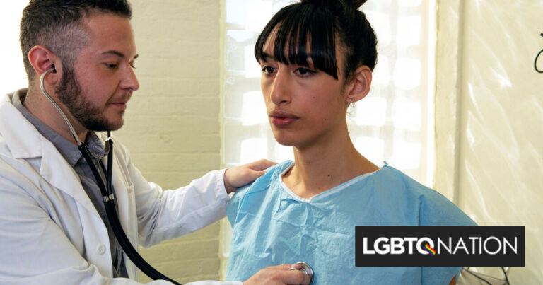 Le système de santé britannique vient d'appeler l'identité trans "une phase" chez les jeunes