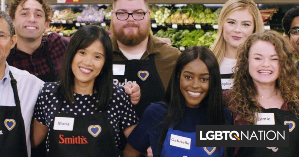 Kroger s’installe avec des travailleurs qui disent avoir été licenciés pour s’être plaints que l’uniforme approuvait Pride Kroger s'installe avec des travailleurs qui disent avoir été licenciés pour s'être plaints que l'uniforme approuvait Pride