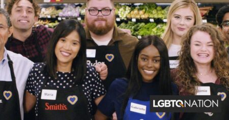 Kroger s'installe avec des travailleurs qui disent avoir été licenciés pour s'être plaints que l'uniforme approuvait Pride