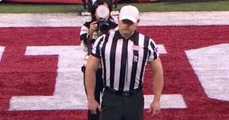 L'officiel de football de la NCAA D1, Scott Bova, s'est inspiré des autres pour devenir gay